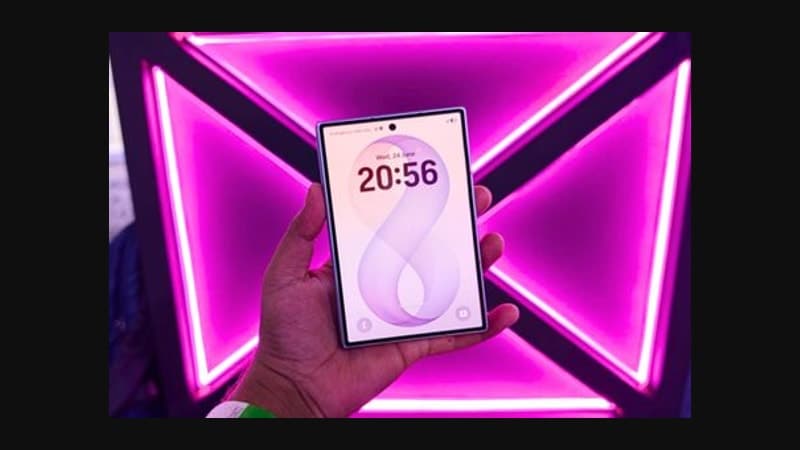 I tried the Samsung Galaxy Z Fold 8 and I am totally in love with this unique foldable
